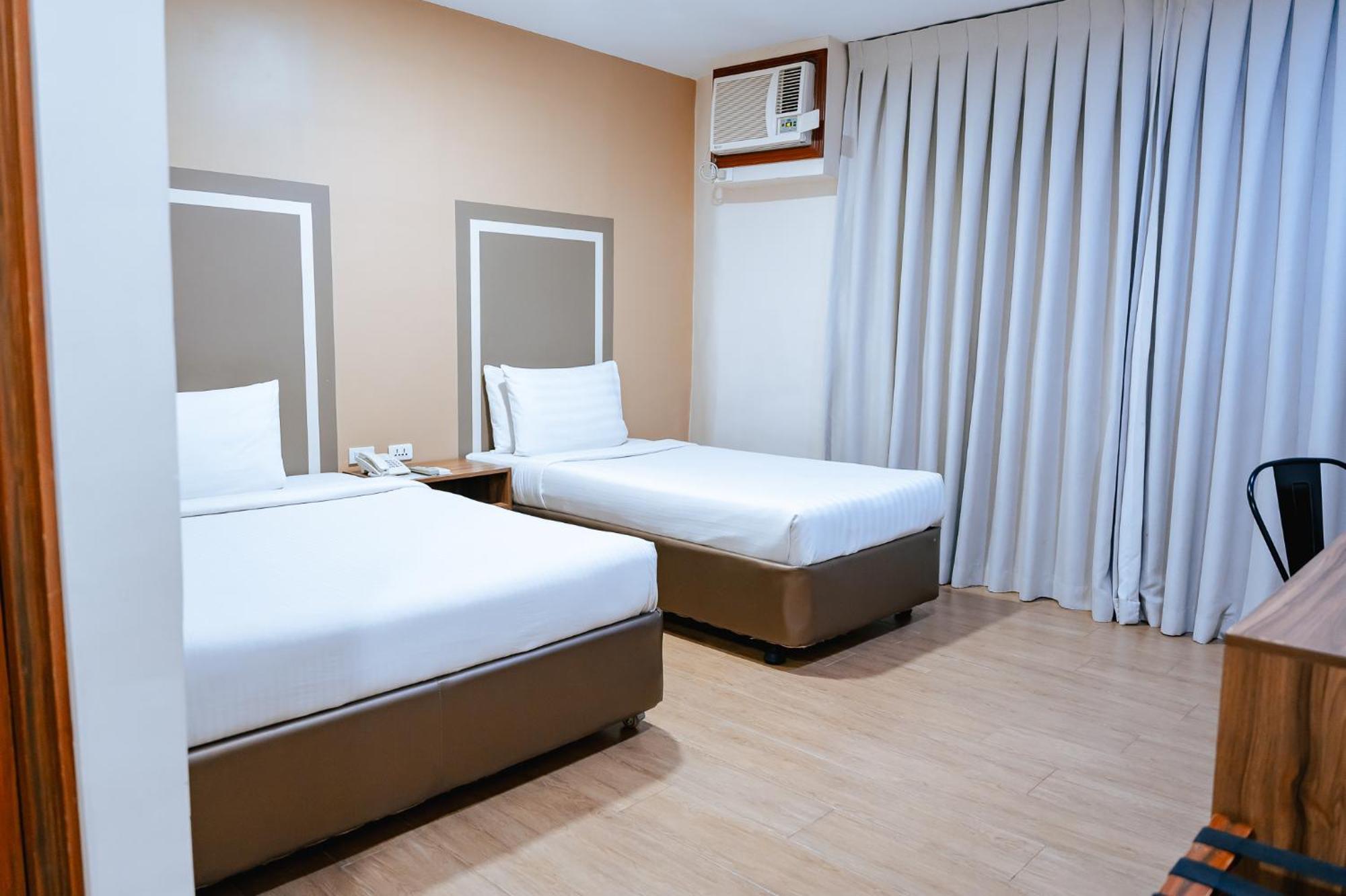 S Hotel & Residences Cebu Exterior photo
