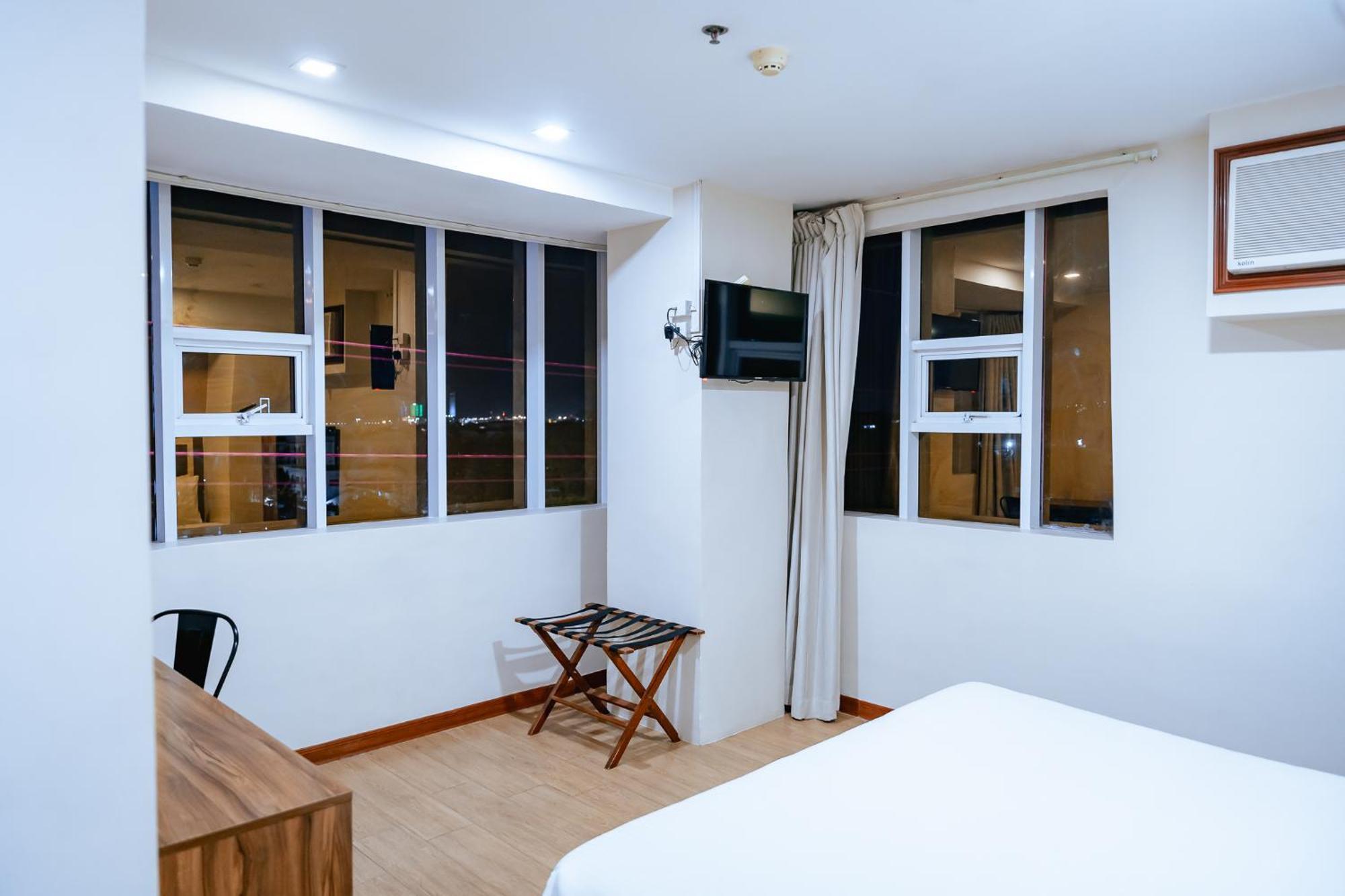 S Hotel & Residences Cebu Exterior photo
