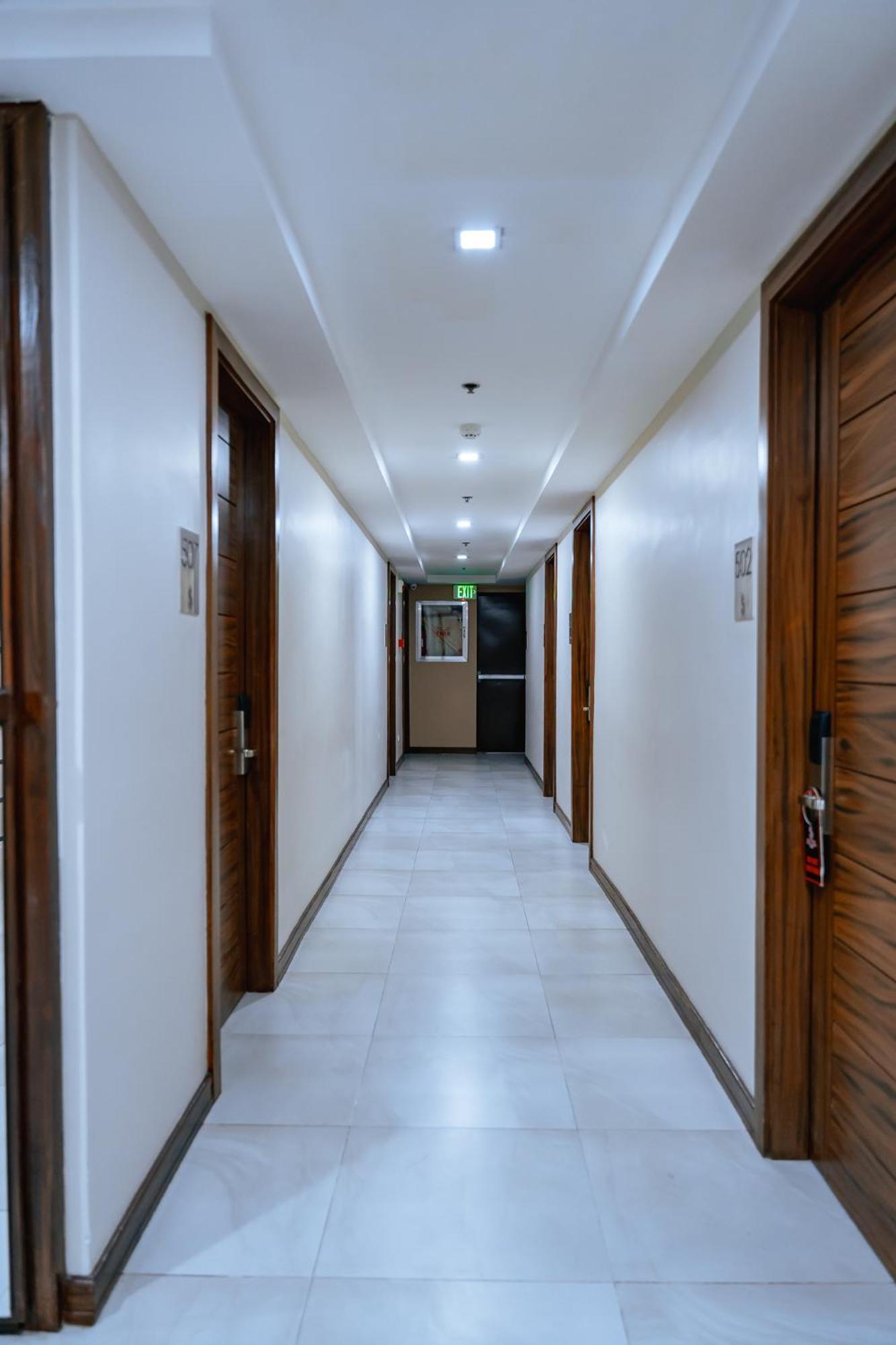 S Hotel & Residences Cebu Exterior photo